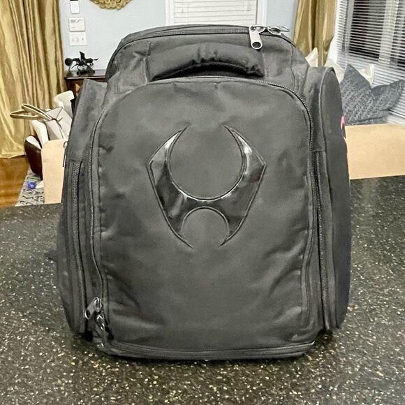 Hylete Icon XL Convertible Backpack. Black/Pink. - Picture 1 of 13